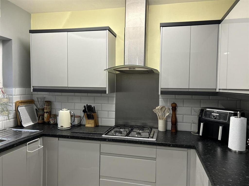 YARDLEY WOOD ROAD 866 KITCHEN 2.jpg