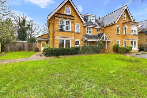 4 bedroom semi-detached house to rent, Lexington Place, Hampton Wick