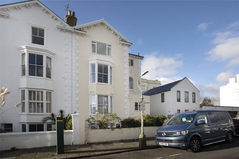 2 bedroom flat to rent, Albany Villas, Hove, BN3