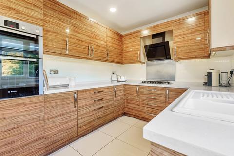 13 Molescroft, London, SE9 3JU