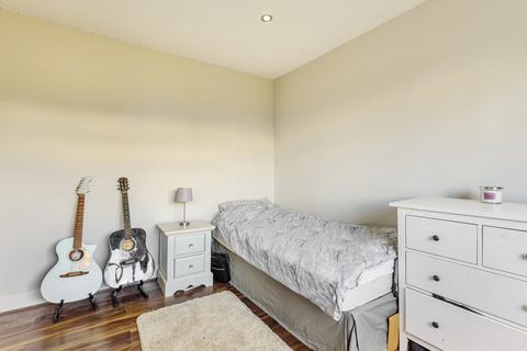 13 Molescroft, London, SE9 3JU