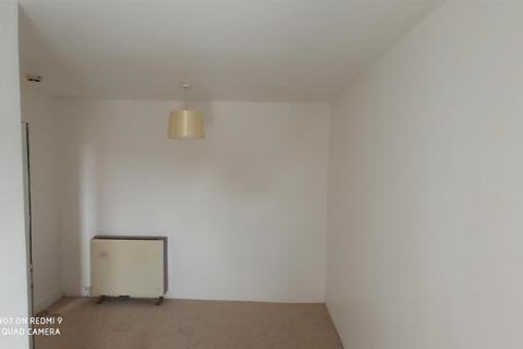 2 bedroom apartment to rent, South Street, Wellington