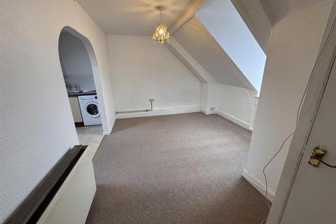 2 bedroom apartment to rent, South Street, Wellington