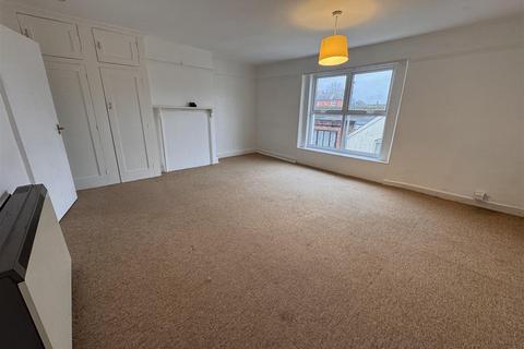 2 bedroom apartment to rent, South Street, Wellington