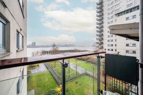 2 bedroom flat for sale, Sark Tower, Thamesmead, London, SE28