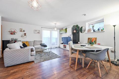28, Sark Tower Erebus Drive, London, SE28 0GG