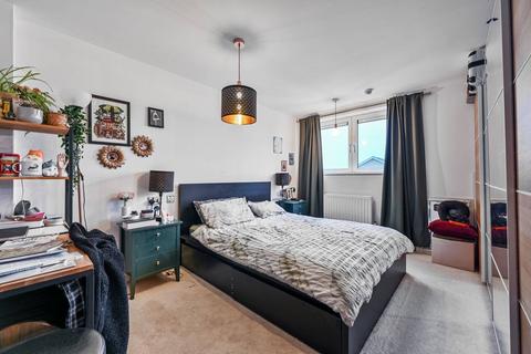 28, Sark Tower Erebus Drive, London, SE28 0GG