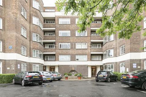 4 bedroom flat to rent, Kendal Court, Shoot Up Hill, London, NW2 3PD