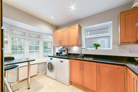 11 Harding Road, Epsom, KT18 6HN