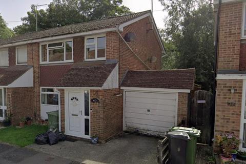 3 bedroom semi-detached house to rent, Western Road, Liss