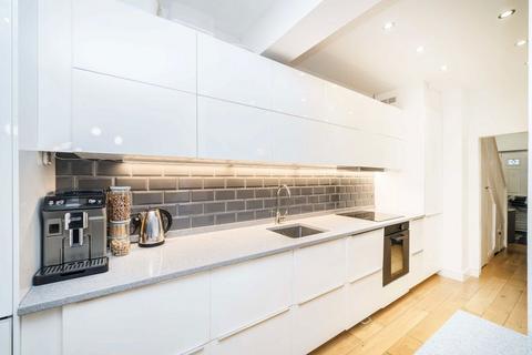 3 bedroom semi-detached house for sale, Avalon Road, London W13