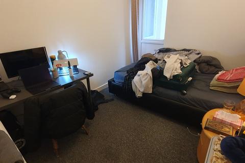 2 bedroom flat to rent, Flat 2, 18 Moira Street