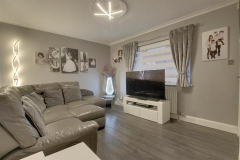 4 Cameron Drive, Waltham Cross, EN8 8BW