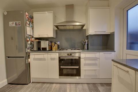 4 Cameron Drive, Waltham Cross, EN8 8BW