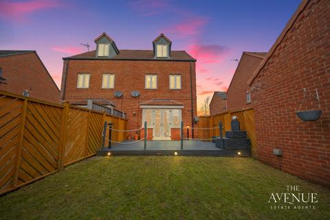 4 bedroom semi-detached house for sale, Bakewell Lane, Hucknall, Nottingham, Nottinghamshire, NG15