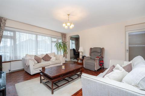 3 bedroom flat for sale, Merryfield Gardens, Stanmore HA7