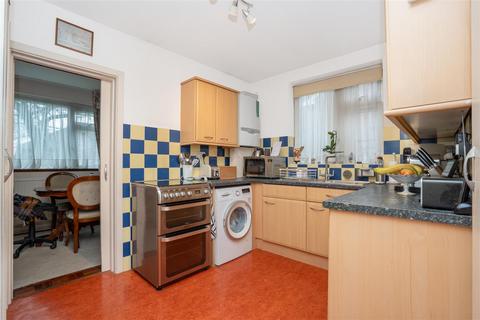 3 bedroom flat for sale, Merryfield Gardens, Stanmore HA7