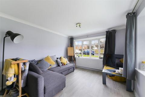 2 bedroom flat for sale, Hereford Close, Epsom