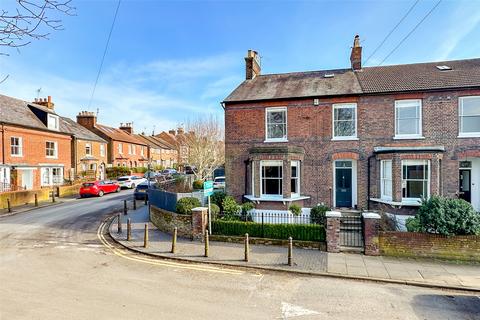 4 bedroom end of terrace house for sale, Church Crescent, St. Albans, Hertfordshire, AL3