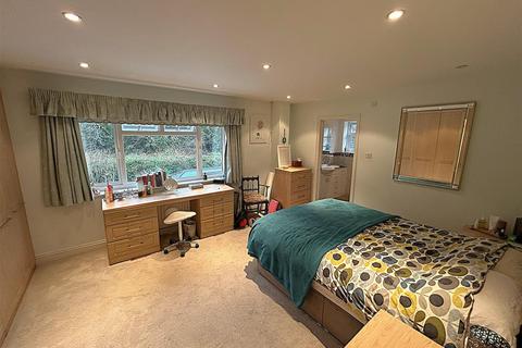 2 Wyndham Close, Orpington, BR6 8JX