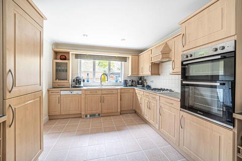 5 Hillside, Whitchurch, RG28 7SN