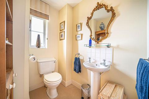 5 Hillside, Whitchurch, RG28 7SN