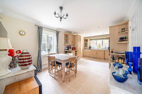 5 Hillside, Whitchurch, RG28 7SN