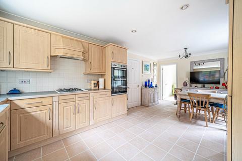 5 Hillside, Whitchurch, RG28 7SN