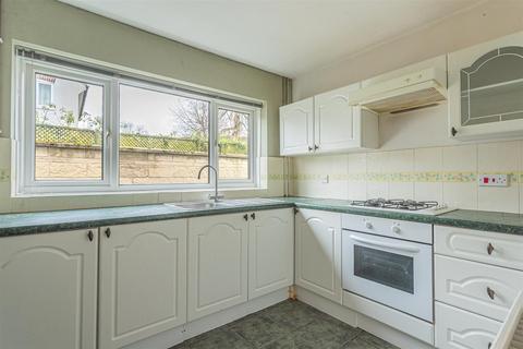 4 Barn Close, Corsham, SN13 9XB
