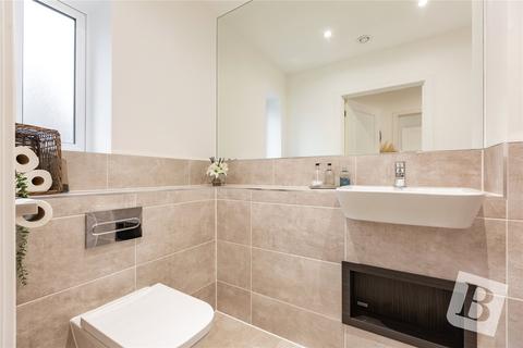 3 bedroom semi-detached house for sale, Bushell Way, Hornchurch, RM12