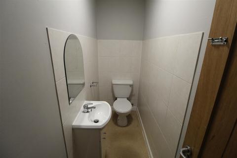 2 bedroom flat to rent, Colchester Avenue, Cardiff CF23