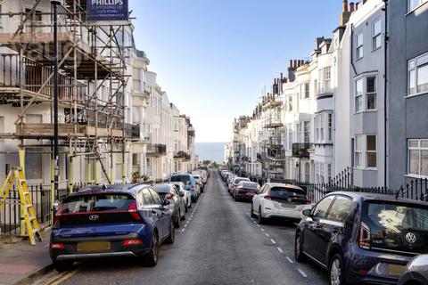 2 bedroom flat for sale, Devonshire Place, Brighton, East Sussex, BN2