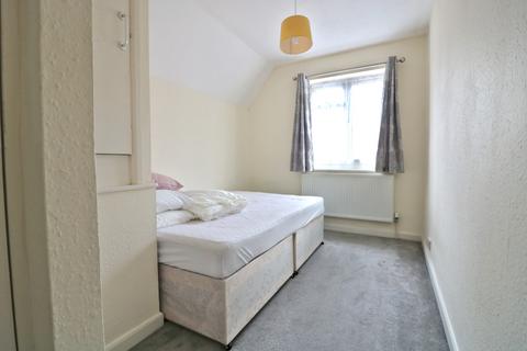 House share to rent, Western Avenue, London, W3