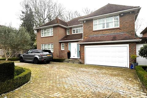 4 bedroom detached house to rent, Harmsworth Way, London