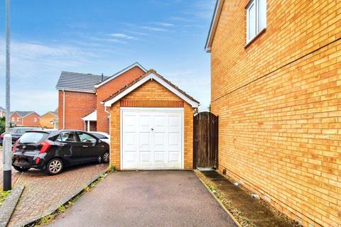 3 bedroom semi-detached house to rent, Longfield Avenue, Bilborough, Nottingham, NG8 4JP