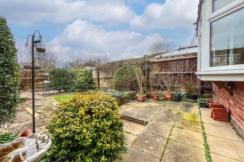 87 Deansway, Warwick, CV34 5DF