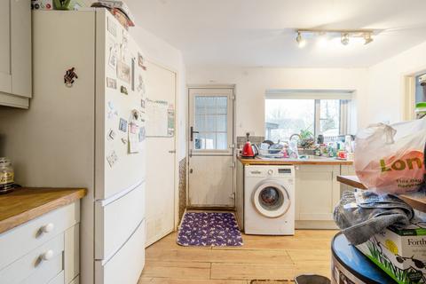 16 Bracelands, Eastcombe, Stroud, GL6 7DS