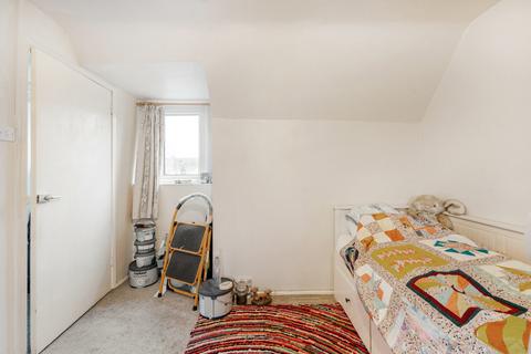 16 Bracelands, Eastcombe, Stroud, GL6 7DS