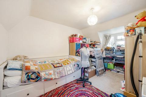 16 Bracelands, Eastcombe, Stroud, GL6 7DS