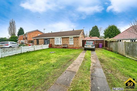 2 bedroom bungalow for sale, Stubbington Close, Willenhall, West Midlands, WV13