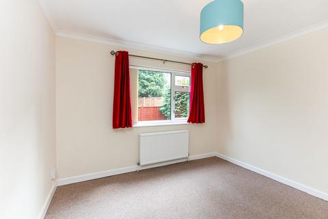 2 bedroom maisonette to rent, Penrith Road, Hampshire RG21