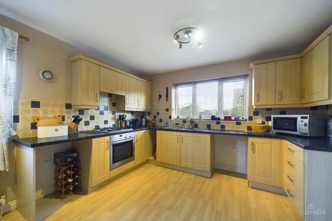 4 bedroom detached house for sale, Riverbank Rise, North Lincolnshire DN18