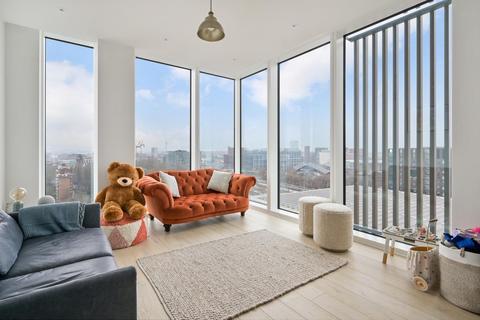2 bedroom flat to rent, Grand Central Apartments, King's Cross, NW1