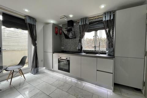 1 bedroom apartment to rent, The Parade, Roath, Cardiff