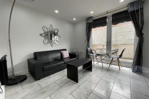 1 bedroom apartment to rent, The Parade, Roath, Cardiff