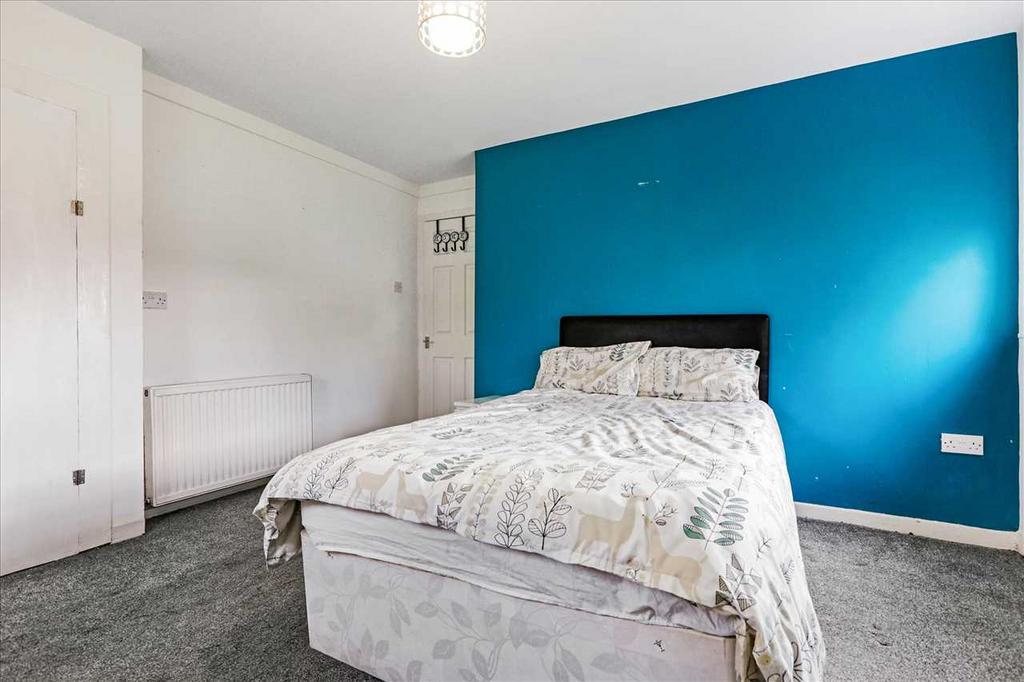 Bedroom One (3)