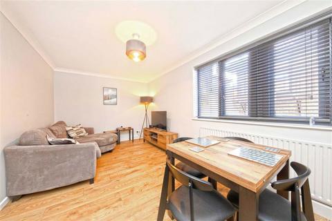 1 bedroom flat to rent, Waldegrave Road, Teddington TW11