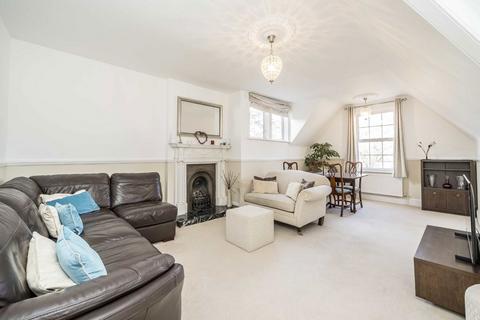 3 bedroom flat for sale, Woodville Gardens, London W5