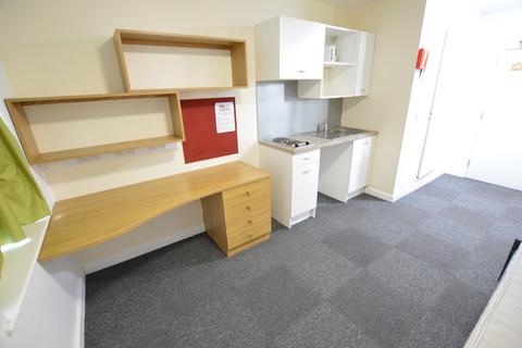 Studio to rent, Bridge Road, Alum Rock, Birmingham, B8