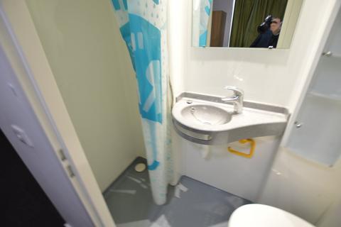 Studio to rent, Bridge Road, Alum Rock, Birmingham, B8